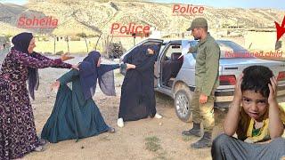 ‍️‍️The police, with the help of the operator, arrive to arrest Hamza's mother for kidnapping.