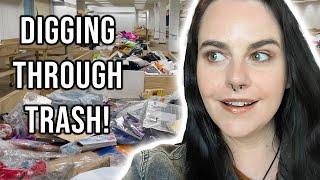 back to the amazon return bins for dollar day and awesome finds! (vlogmas day 12)