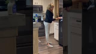 Kitchen cleaning motivation #cleaningmotivation #cleanwithme #kitchencleaning #kitchen #sahmroutine