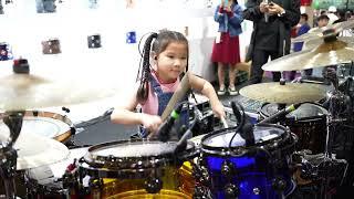 Drumming Prodigy from China!