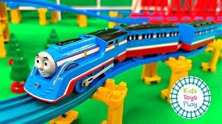 Thomas and Friends MEGA Race Battle Between TOMY vs Trackmaster Engines!