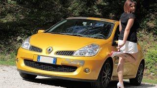 Fast Driving Girls - Hélena Renault Clio RS R27 F1 POV (V074) barefoot / high heels