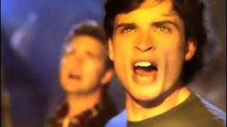 Smallville 3x22 - Clark is still in anguish over Lex's betrayal / Clark tells Kara he's ready