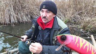 Ловля щуки взимку: Човен на воді замість льоду! Вловив рекордну щуку на воблера!