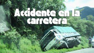 WE SEE AN ACCIDENT   IN OUR TRIP TO THE BOLIVIAN TROPICS [subs en español]