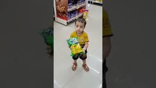Akshit ko kya mila #cutebaby #shorts #ytshorts #officialmansi #shortfeed #viralshorts