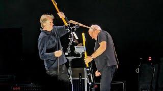 David Gilmour - Comfortably Numb "Live at Circo Massimo" Roma 28.09.2024 (With broken guitar strap)