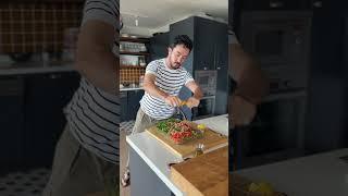 Bağımlılık yapan meşhur zeytin salatası tarifi. ￼￼#yemektarifi #zeytinsalatası #pratiktarifler