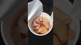 새우탕컵라면에 새우3마리 새우깡 두스푼비율로 넣고 위에 계란후라이 얹고 치즈뿌리고 바다소리 들으면서 먹으면 개꿀맛