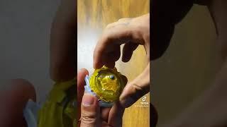 Hasbro VS Takara Tomy 1 (Wonder Valtryek VS Z Achilles) #beyblade