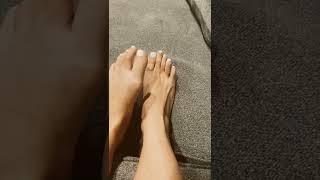 Long feet Long toes