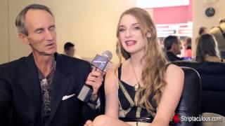 Ela Darling AVN 2015 show 403