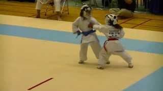 2013小中北信越　小1女子組手決勝　Mahiro(red) 7-year-old-girl Kumite final