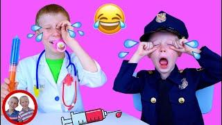 Bébé docteur ! | Mike et Jake font semblant de jouer | Docteur set jouets | Trousse de docteur