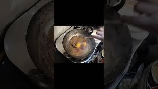 iron ki kadhai mein swadisht mushroom ki sabji 