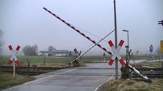 Spoorwegovergang Weidenbach (D) // Railroad crossing // Bahnübergang