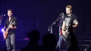 Nickelback - Savin' Me ( live in Prague 2013 ) HD Multicam