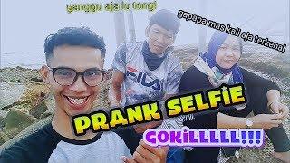 PRANK NGAJAK SELFIE ORANG GAK DIKENAL