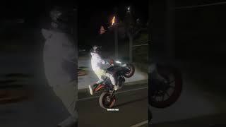 Night riding KTM Duke200 whileeyi  #lyrics #music #edit #overlay #ktm #loves #shots #automobile