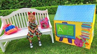 Alisa and Dad show the Value of Friendship in Back to school story in Houston, TX 