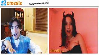 SURPRISING STRANGERS IN OMEGLE DRESSED AS FLYNN RIDER....