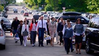 Арсеній Яценюк з родиною на Великодньому богослужінні