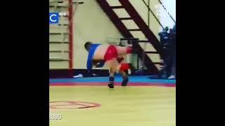 Я отвечаю 100% Мужчинам понравится это видео. Маленький борец Сломал на АРЕНЕ Гиганта. Драка уличный