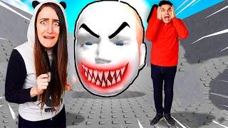 SCAPPA DALLA TESTA GIGANTE PAUROSA!!!!ESCAPE ROOM DELLE TESTE DI ROBLOX!!!