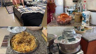 Aj Friday ko unique kism ki kache ghosht wali biryani banayi mama ne or khana kam par gaya