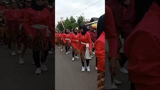 ibu ibu cantik pakai kebaya merah ini lagi joget viral #karnaval #17agustus #pawai #joget #viral