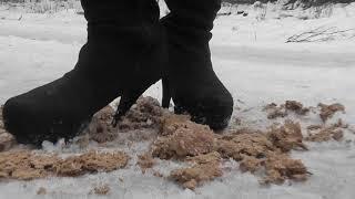 ASMR, 2 girls in high heels in the snow with bread