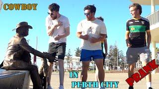 #Cowboy_prank in Perth city . funny reactions. lelucon statue prank. luco patung