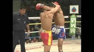 Classic fight - Chinnarach vs Nopadet (highlights) | Lumpinee Stadium