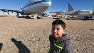 Visitando el museo de aviones