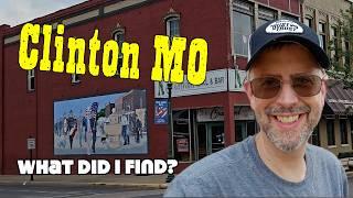 Small Missouri Town - Clinton MO Town Square - What did I find? Murals and More #smalltown