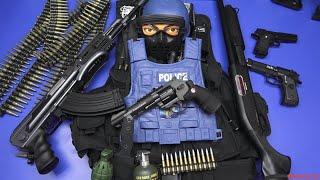 Special forces weapons and equipment ! Airsoft guns and plastic toys