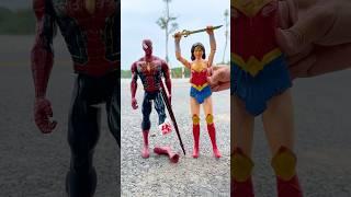 Wonder Woman tests Spider Man's legs | Marvel Toys