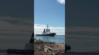 Epic Display Of Tugboat Handling. #shorts #shortsvideo #lifeatsea #viral #tugboat #ship #ship #tugs