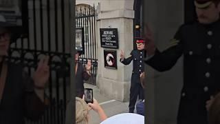 CHINESE TOURIST NOT TO PASS THE WHITE LINE #kingsguard