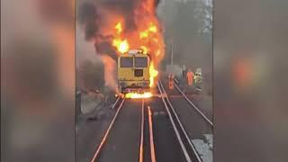 Goods train catches fire near Dunton Green station (in Sevenoaks area) (UK) ITV News - 23 April 2021