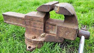 Best Restoration of old Broken Cast Iron Vise!!