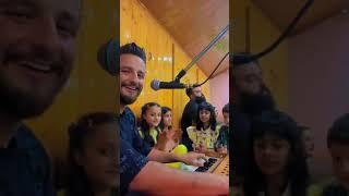 Moin Khan Singing With Little Kids 8493901301