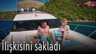 Çilek Kokusu - İlişkisini Sakladı