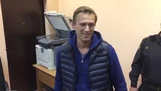 Навальный прокомментировал вызов на дуэль Золотова в зале суда