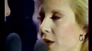 SYLVIE VARTAN ET JOHN DENVER "LOVE AGAIN" LIVE BBC 1984