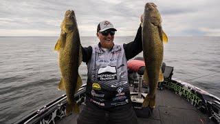 Snap Jigging BIG Green Bay Walleyes | Garmin Livescope