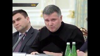 Аваков выложил видео ссоры с Саакашвили - стакан министр таки бросил.