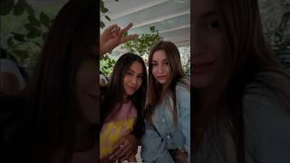 Чилим в кафе с подругой ‍️ #shorts #girls