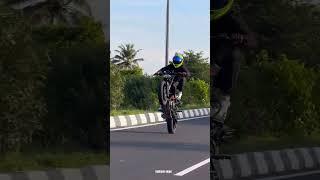 KTM Duke 390 Wileey   reaction dekh sakte ho guys truck wale bhaiya #shots #viral_video #ytshorts