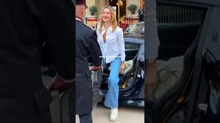 SWEET LADY TALKS WITH THE VALET #supercars #monaco #luxurylifestyle